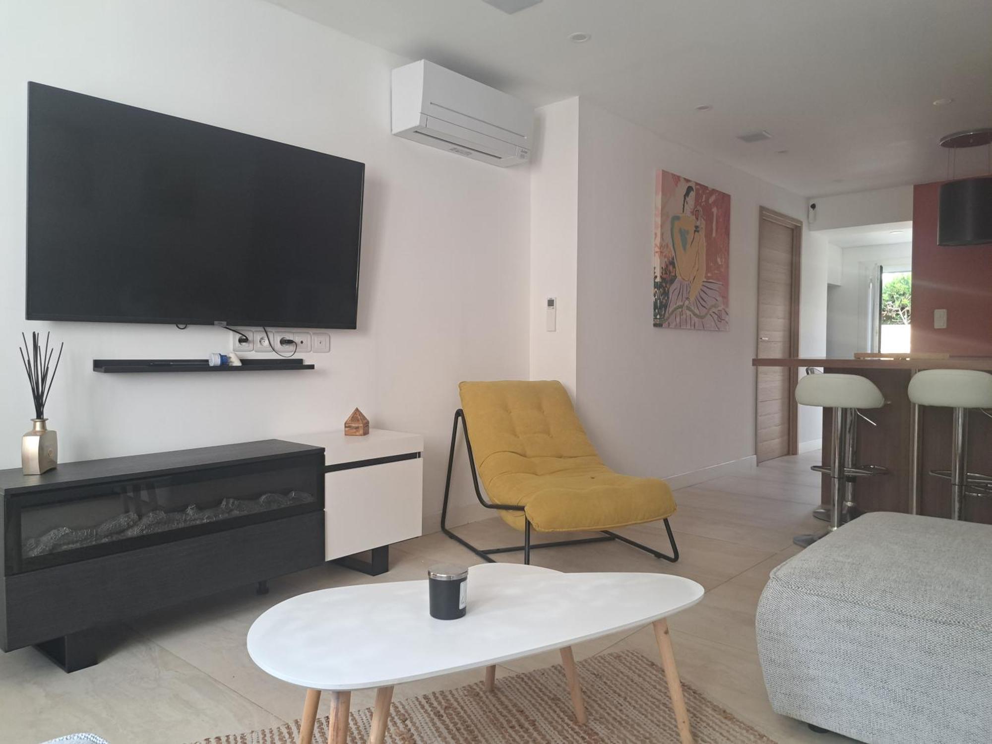 Magnifique Appartement 2 Chambres Avec 50 M2 De Jardin Privatif La Crau Habitación foto
